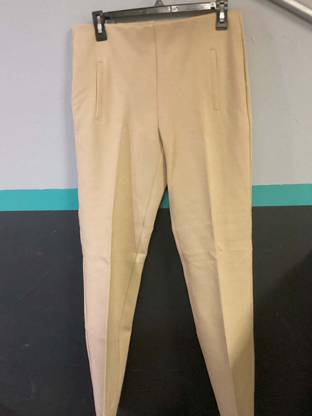 Chico's Pull On Slim Ankle Pants in Tan
